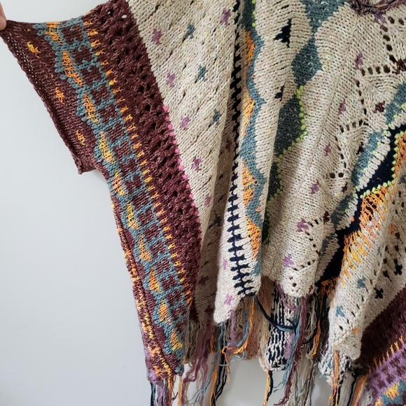 Free People Hidden Gem Lightweight Poncho Top - Picture 10 of 12